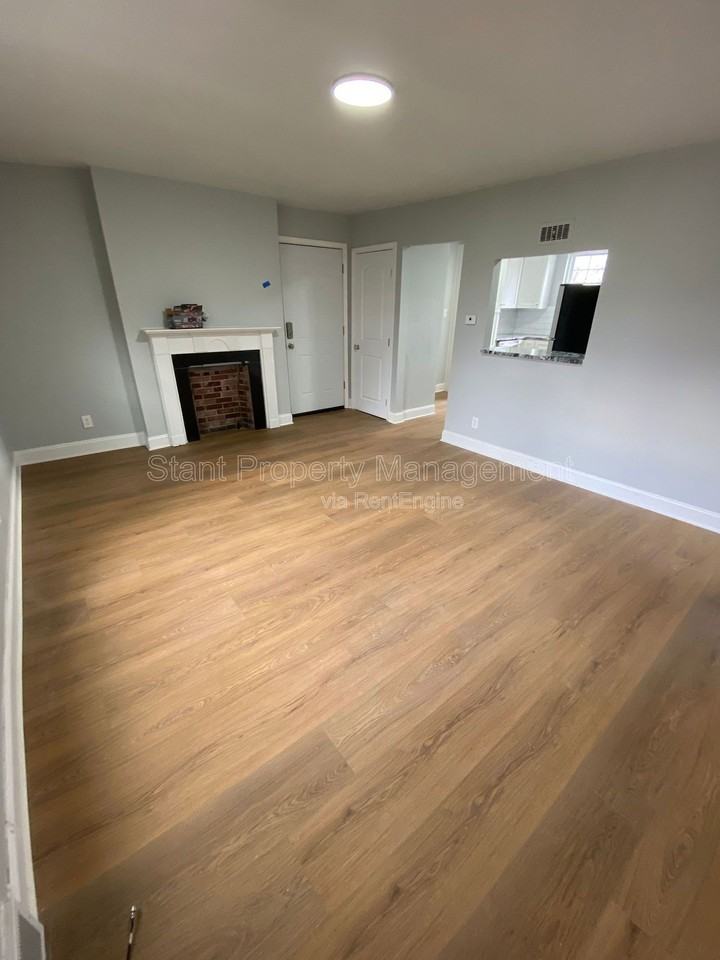 1505 Franklin Park S #B7 - Photo 3 of 10