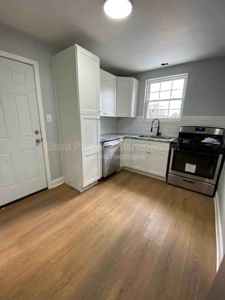 1505 Franklin Park S #B7 - Photo 4 of 10