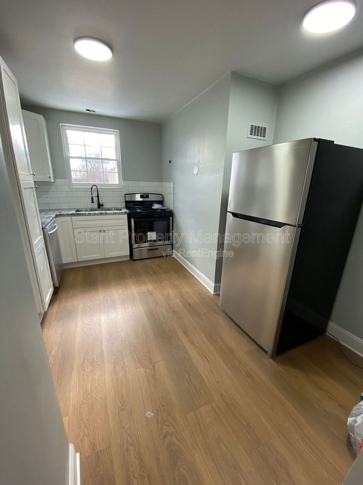 1505 Franklin Park S #B7 - Photo 5 of 10