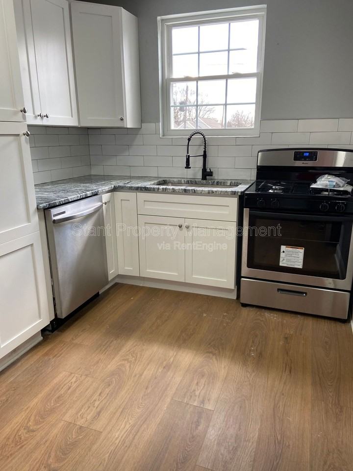 1505 Franklin Park S #B7 - Photo 6 of 10