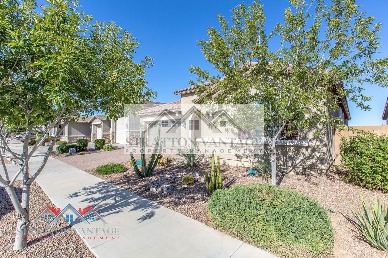 22486 E Russet Rd - Photo 2 of 50