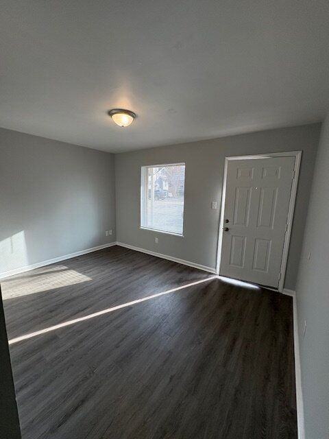 411 E 5th St #3 - Photo 2 of 20