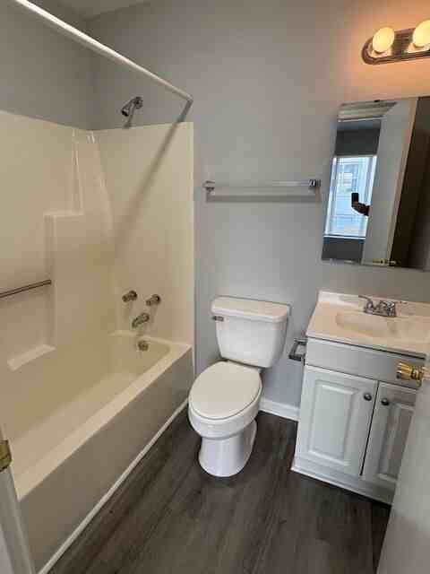 411 E 5th St #3 - Photo 6 of 20
