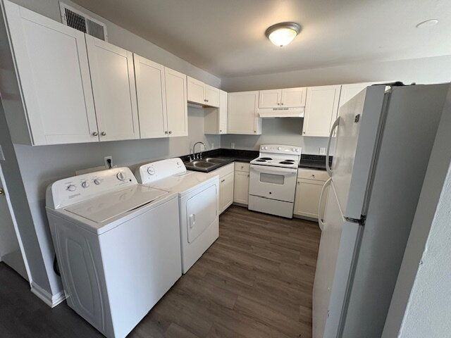 411 E 5th St #3 - Photo 7 of 20