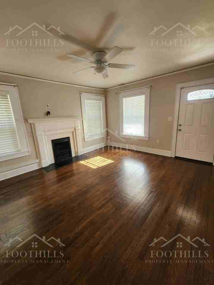 709 E Calhoun St - Photo 4 of 18