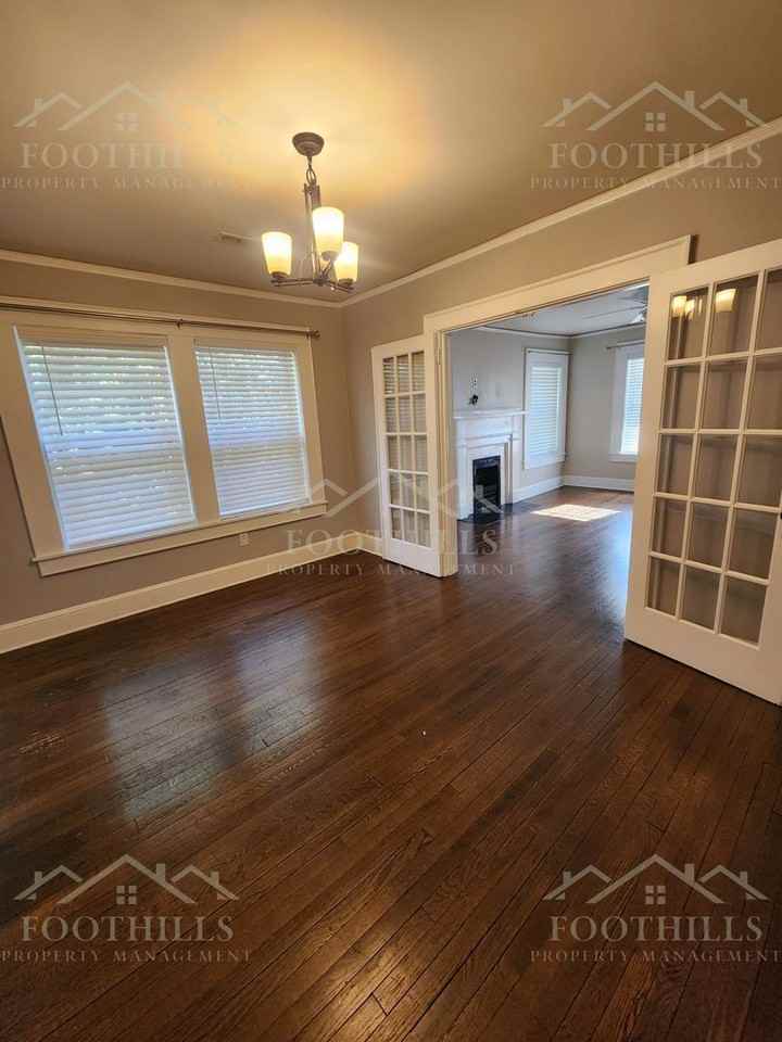 709 E Calhoun St - Photo 5 of 18