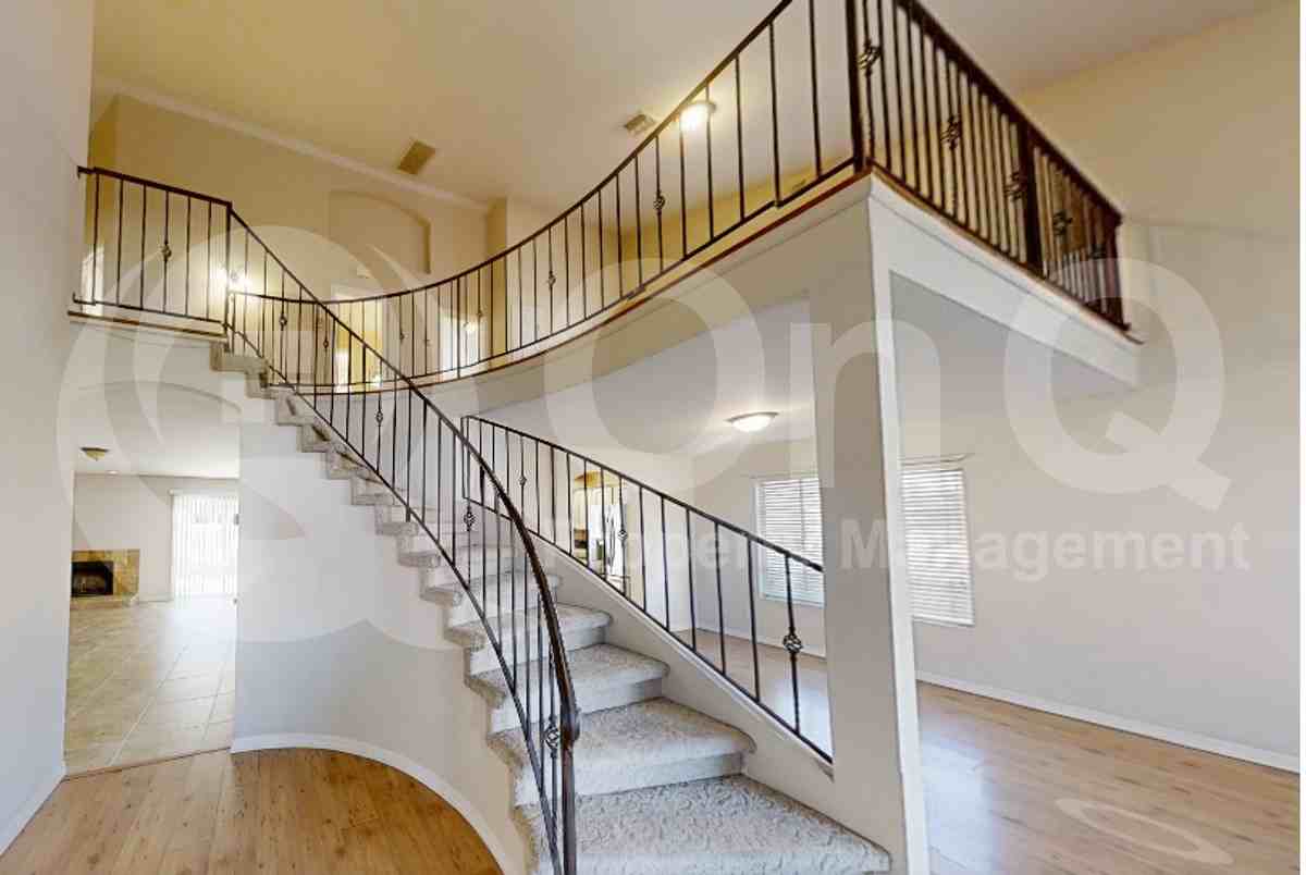 823 W Iris Dr - Photo 3 of 21