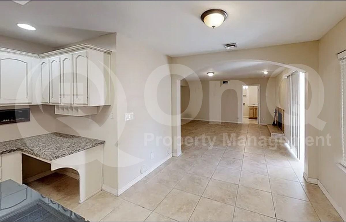 823 W Iris Dr - Photo 7 of 21