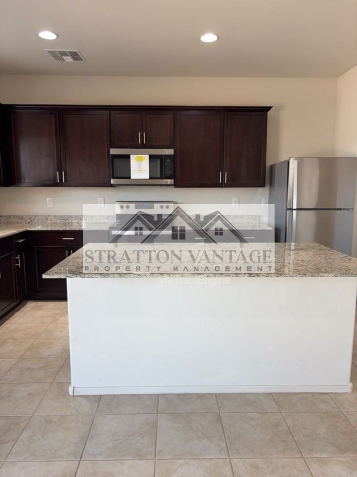 43620 W Mescal Dr - Photo 7 of 50