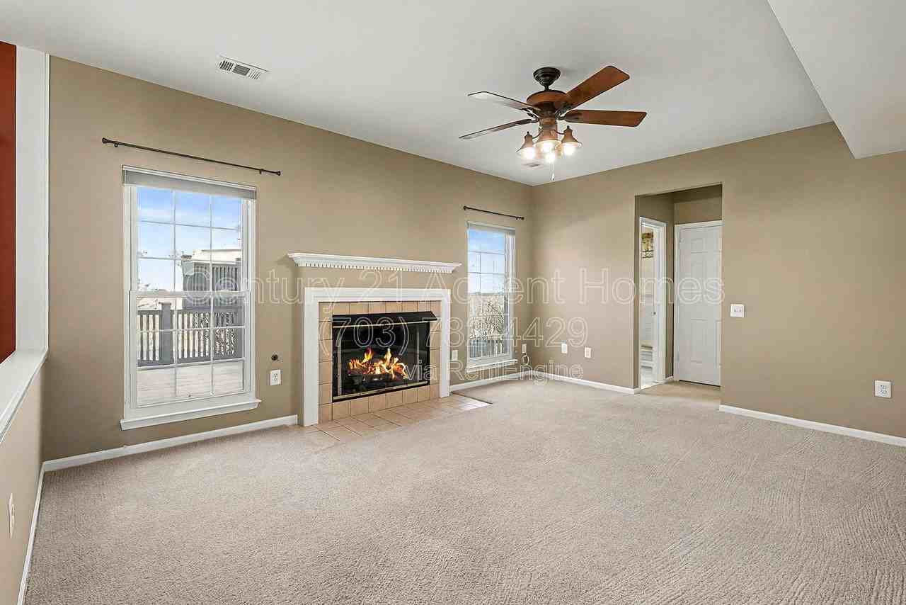 2816 King Elm Ct - Photo 2 of 34