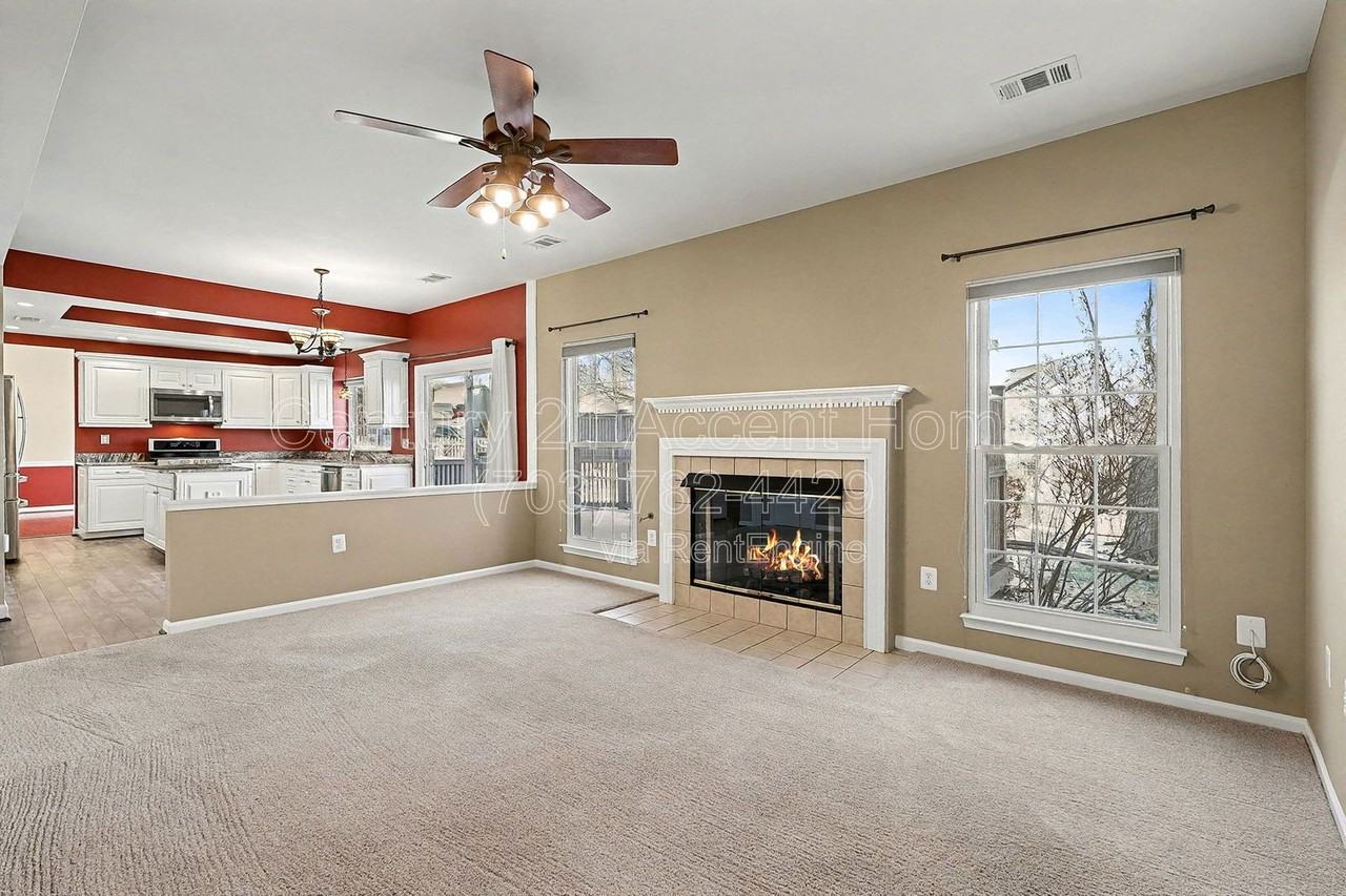 2816 King Elm Ct - Photo 3 of 34