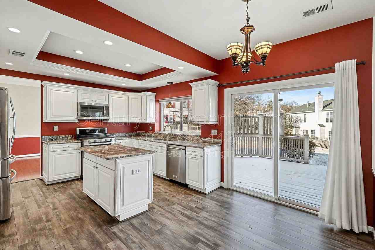 2816 King Elm Ct - Photo 5 of 34