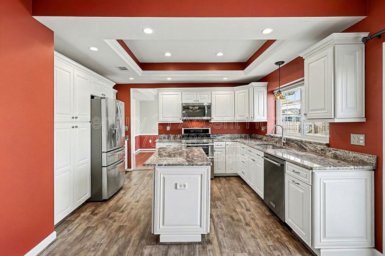 2816 King Elm Ct - Photo 6 of 34