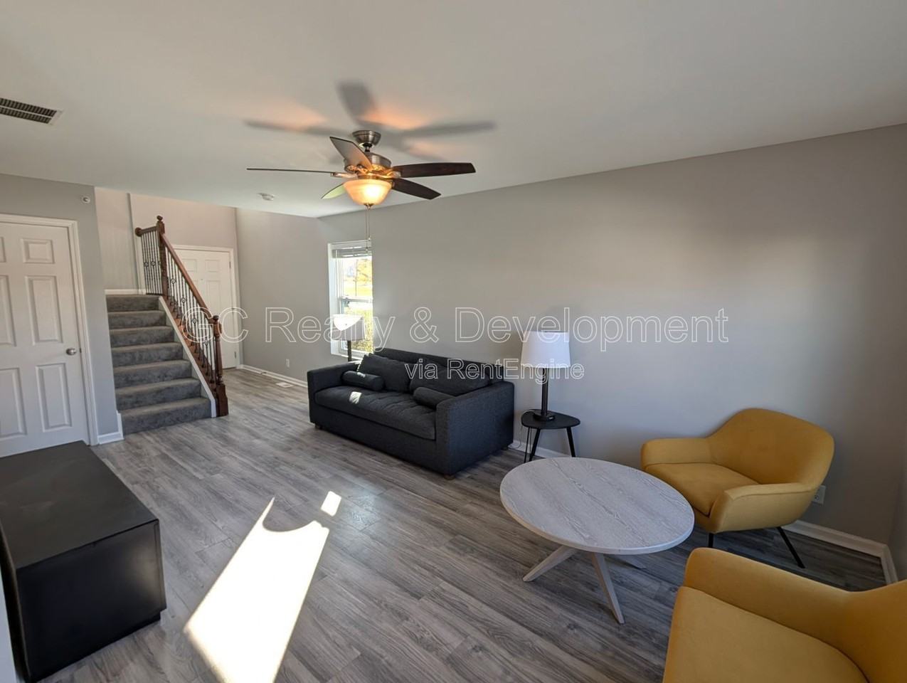 646 Vine St - Photo 2 of 25