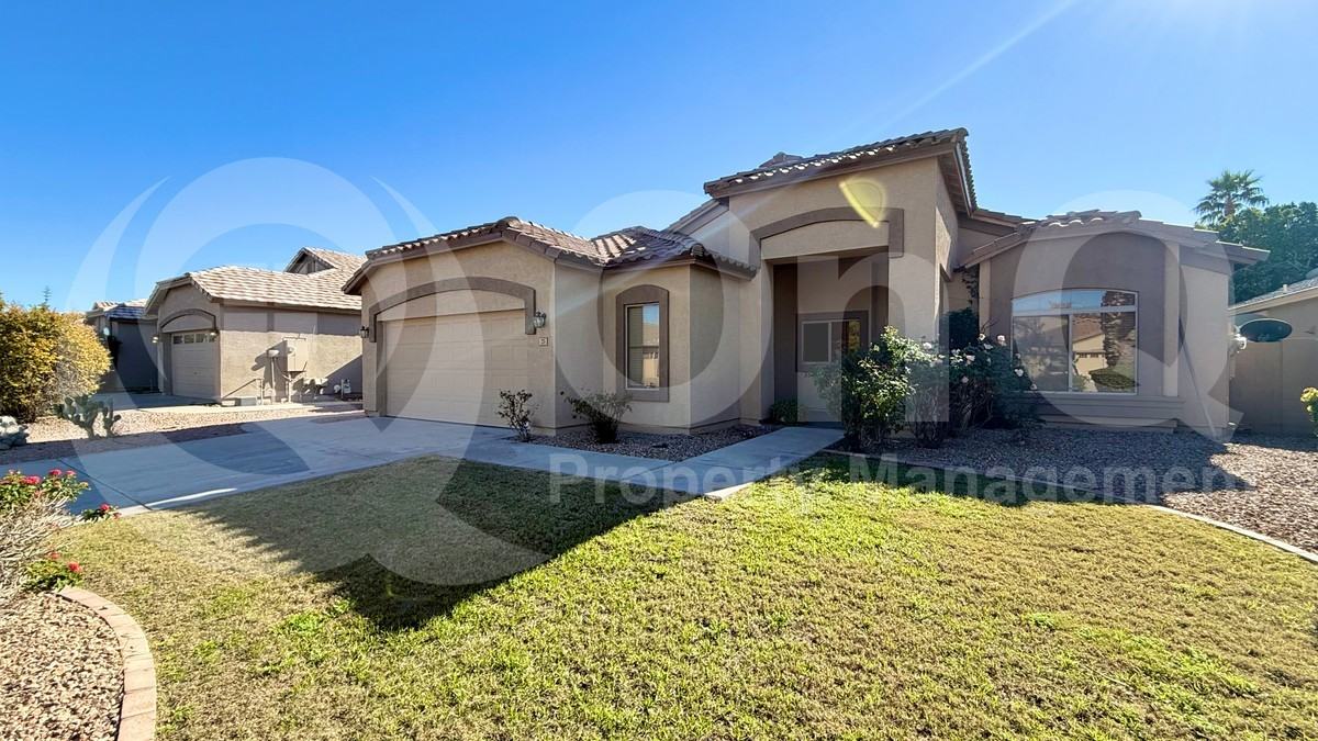 271 W Brooks St - Photo 2 of 22