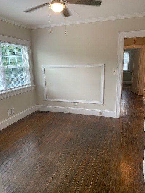 301 S Oak St - Photo 7 of 19