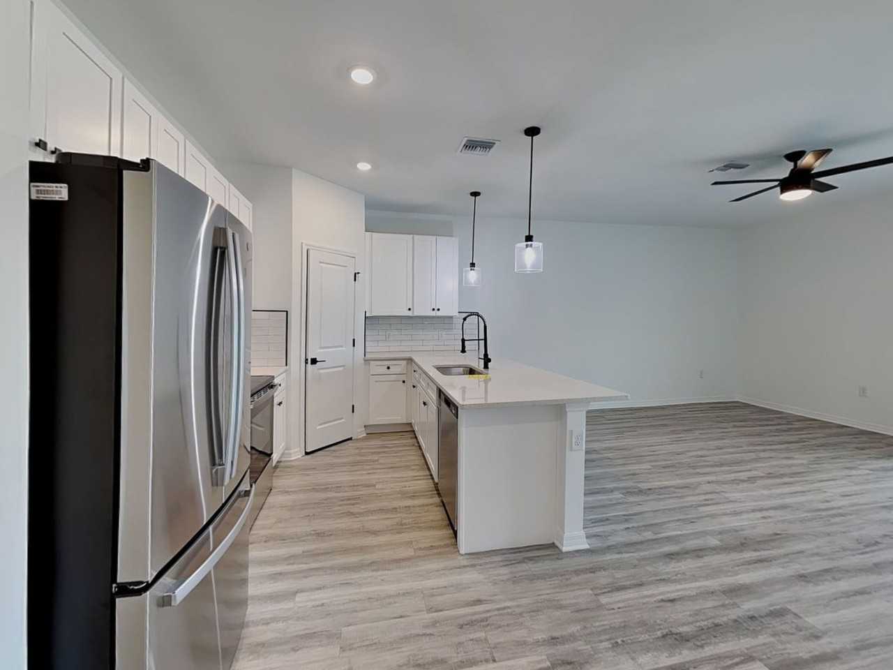 1134 Albert Ave - Photo 3 of 16