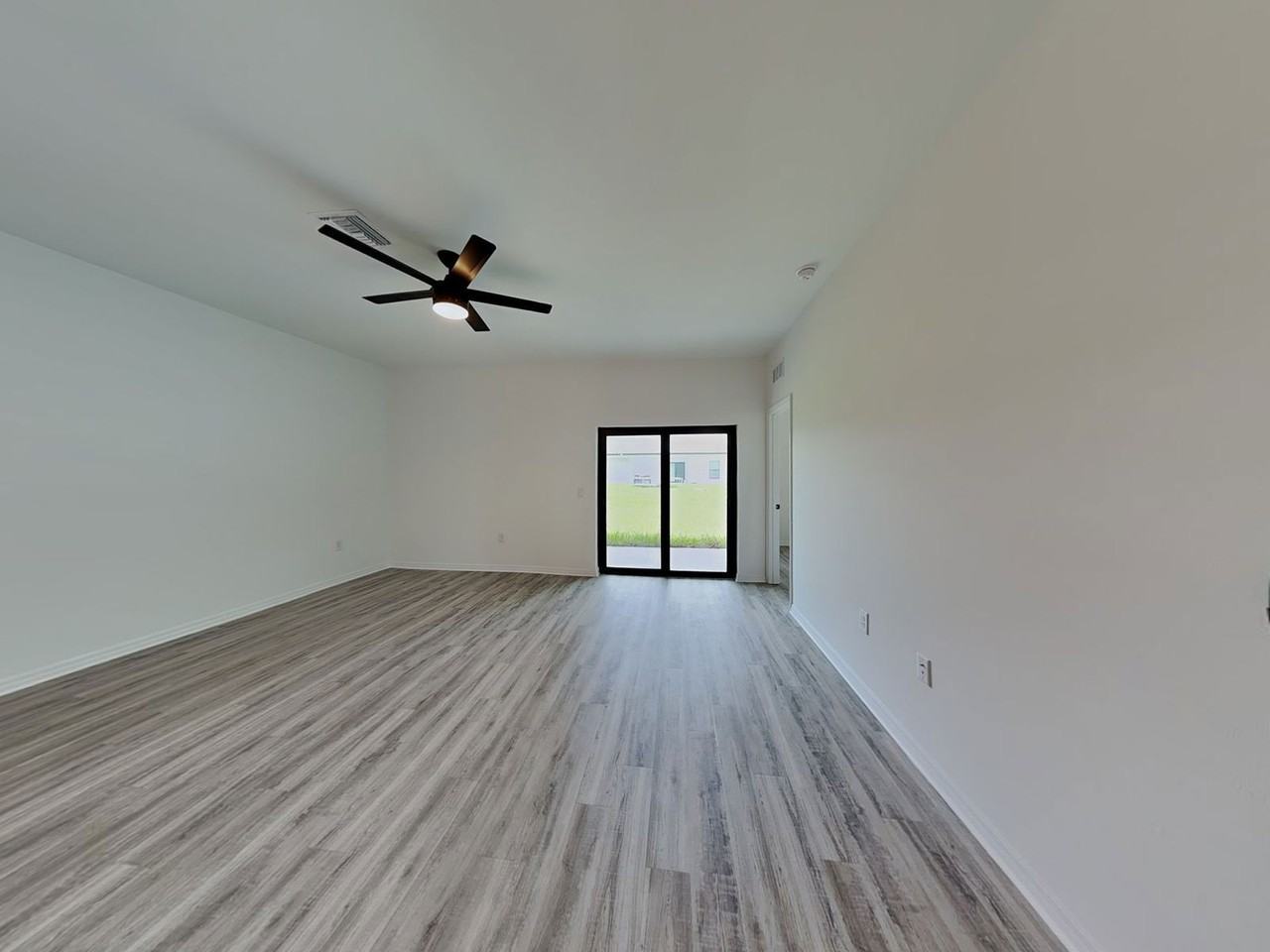 1134 Albert Ave - Photo 4 of 16