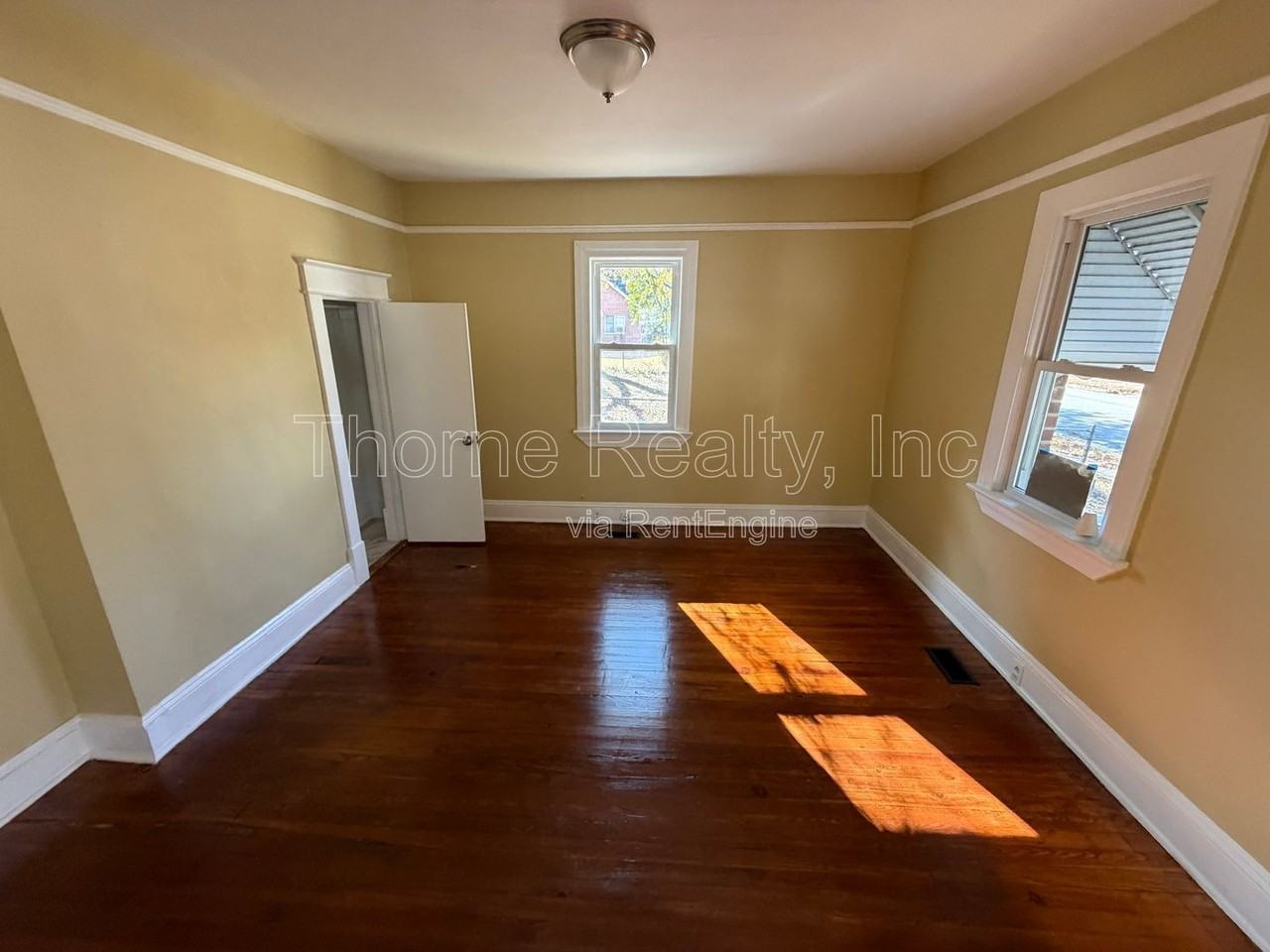 617 Pennsylvania Ave - Photo 2 of 13