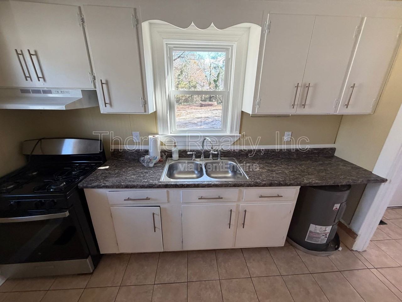 617 Pennsylvania Ave - Photo 5 of 13