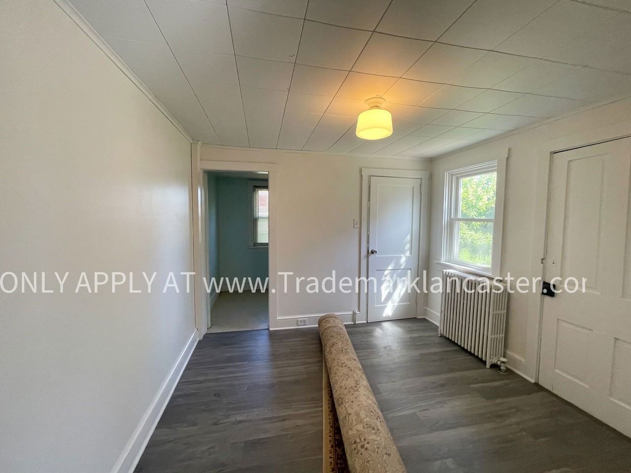 763 Manor St - Photo 3 of 10