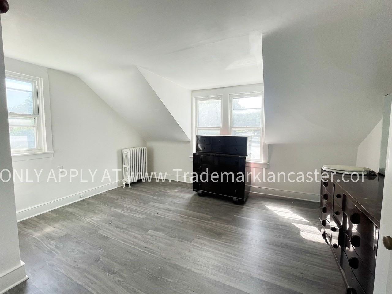 763 Manor St - Photo 7 of 10