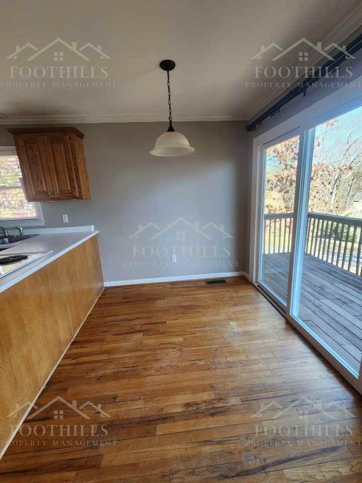 235 Harbor Dr - Photo 6 of 27