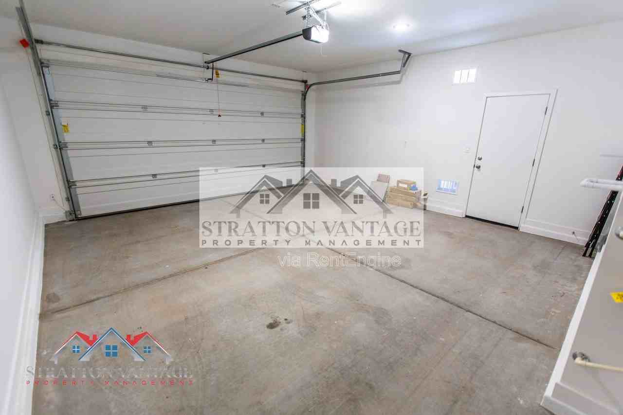 7439 S 76th Dr - Photo 4 of 45