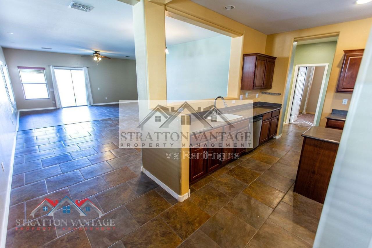 18355 N Toya St - Photo 6 of 46