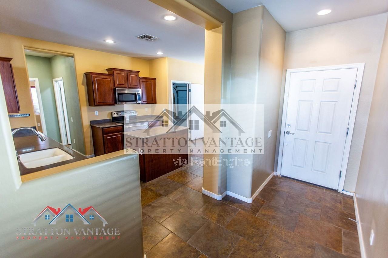 18355 N Toya St - Photo 7 of 46