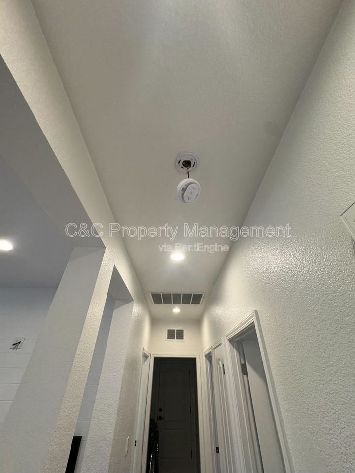 5470 Gold Creek Cir - Photo 6 of 17