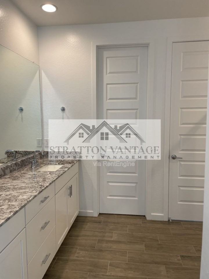 5626 S 26th Ln - Photo 4 of 35