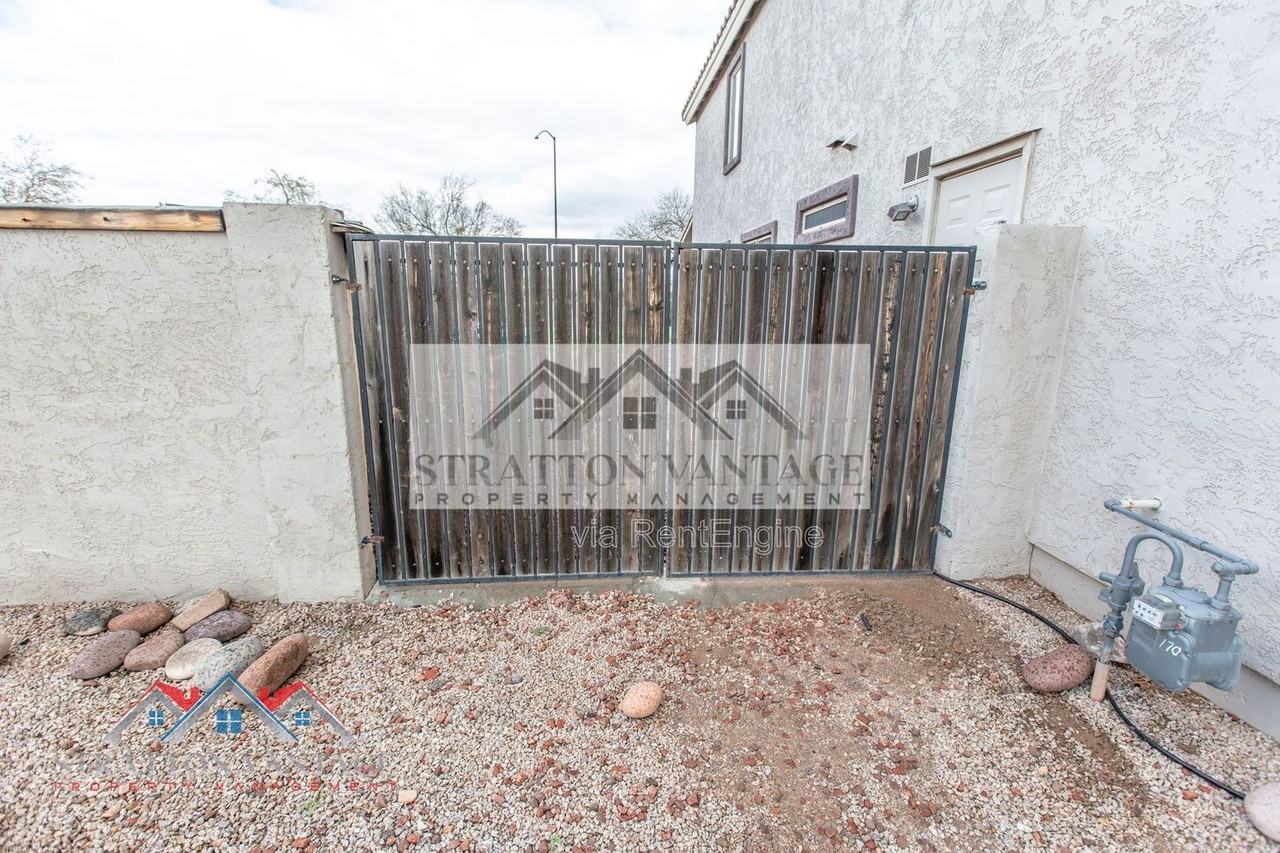 2805 S Abbey Cir - Photo 5 of 50