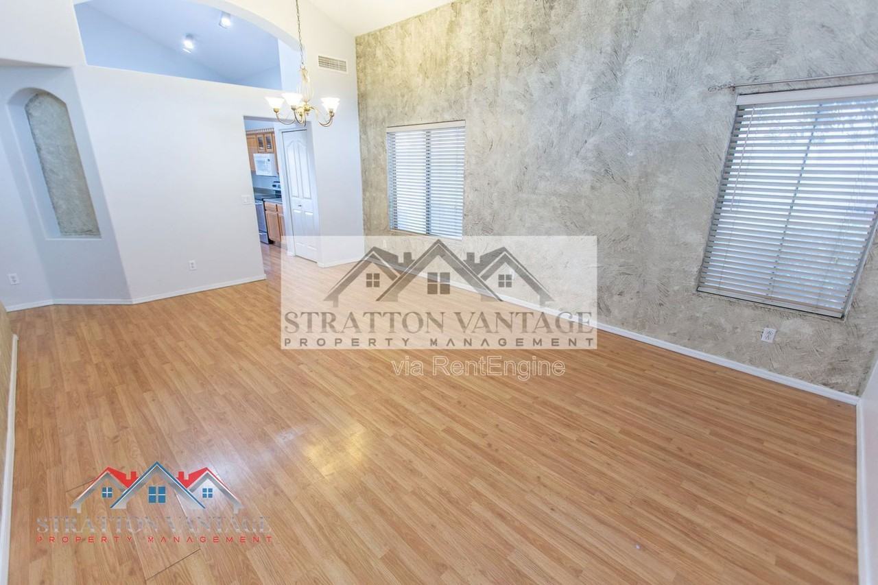 2805 S Abbey Cir - Photo 7 of 50