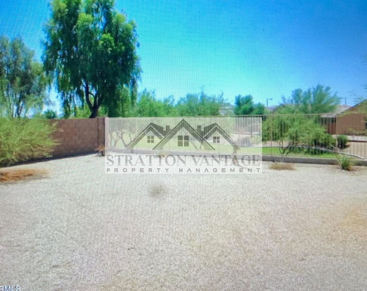 24531 W Mobile Ln - Photo 6 of 36