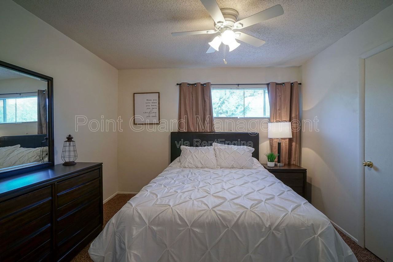 1528 Oxford Pl #32 - Photo 6 of 17