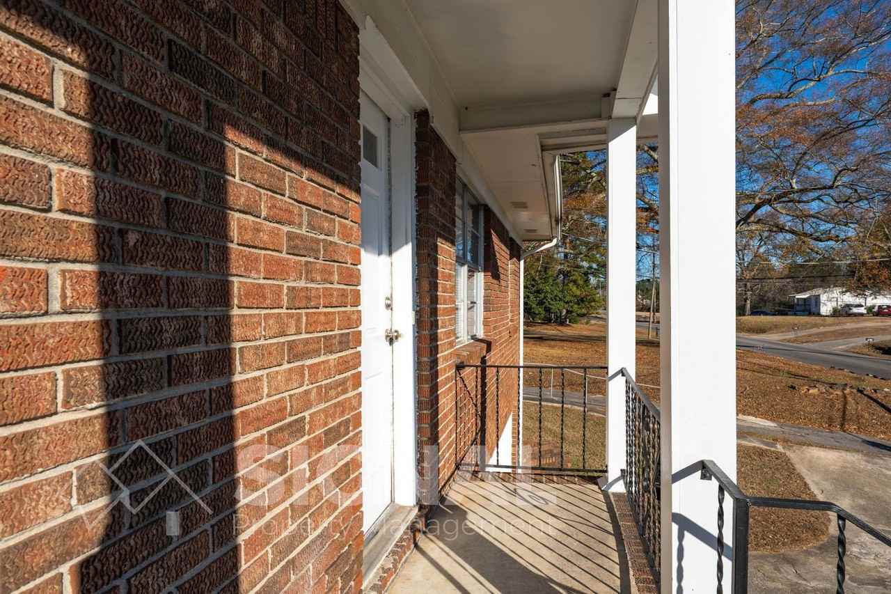 1228 Huffman Rd - Photo 4 of 25