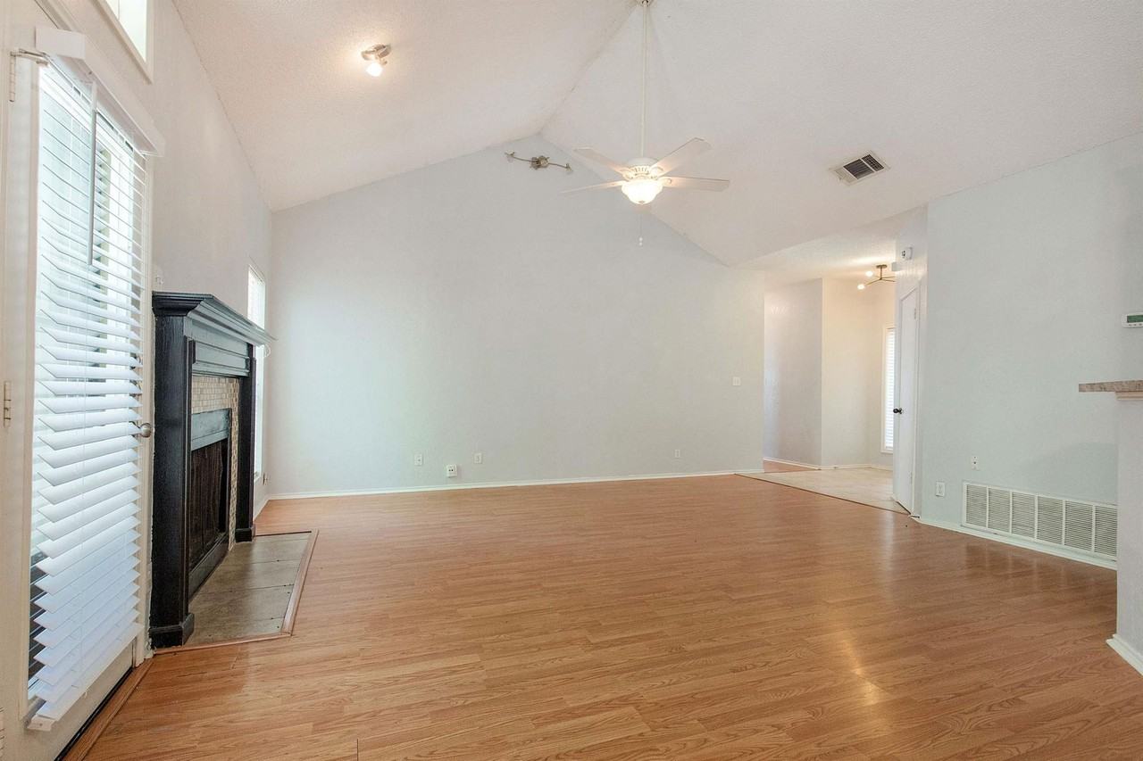 504 Purple Sage Dr - Photo 5 of 48