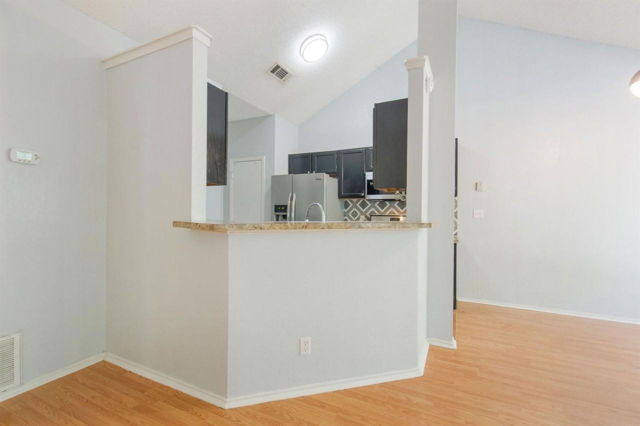 504 Purple Sage Dr - Photo 6 of 48