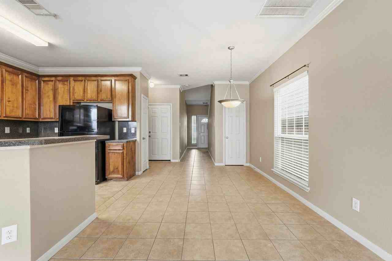 4434 Mallow St #B - Photo 5 of 25