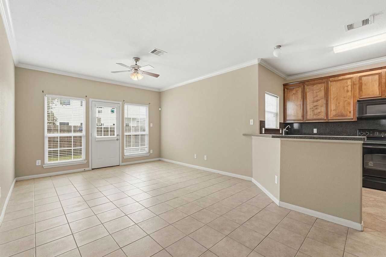 4434 Mallow St #B - Photo 6 of 25