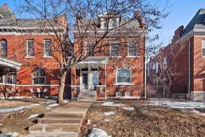 featured image of 2137 Russell Blvd #2F