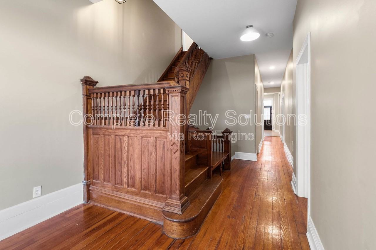 2137 Russell Blvd #2F - Photo 4 of 36