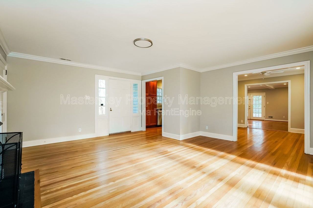 3401 White Oak Rd - Photo 4 of 28