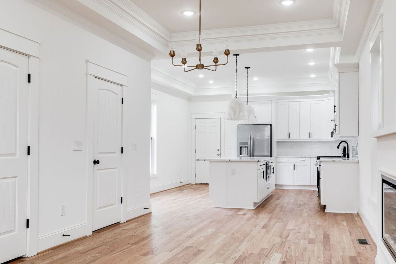 3003 Midlothian Tpke - Photo 4 of 34