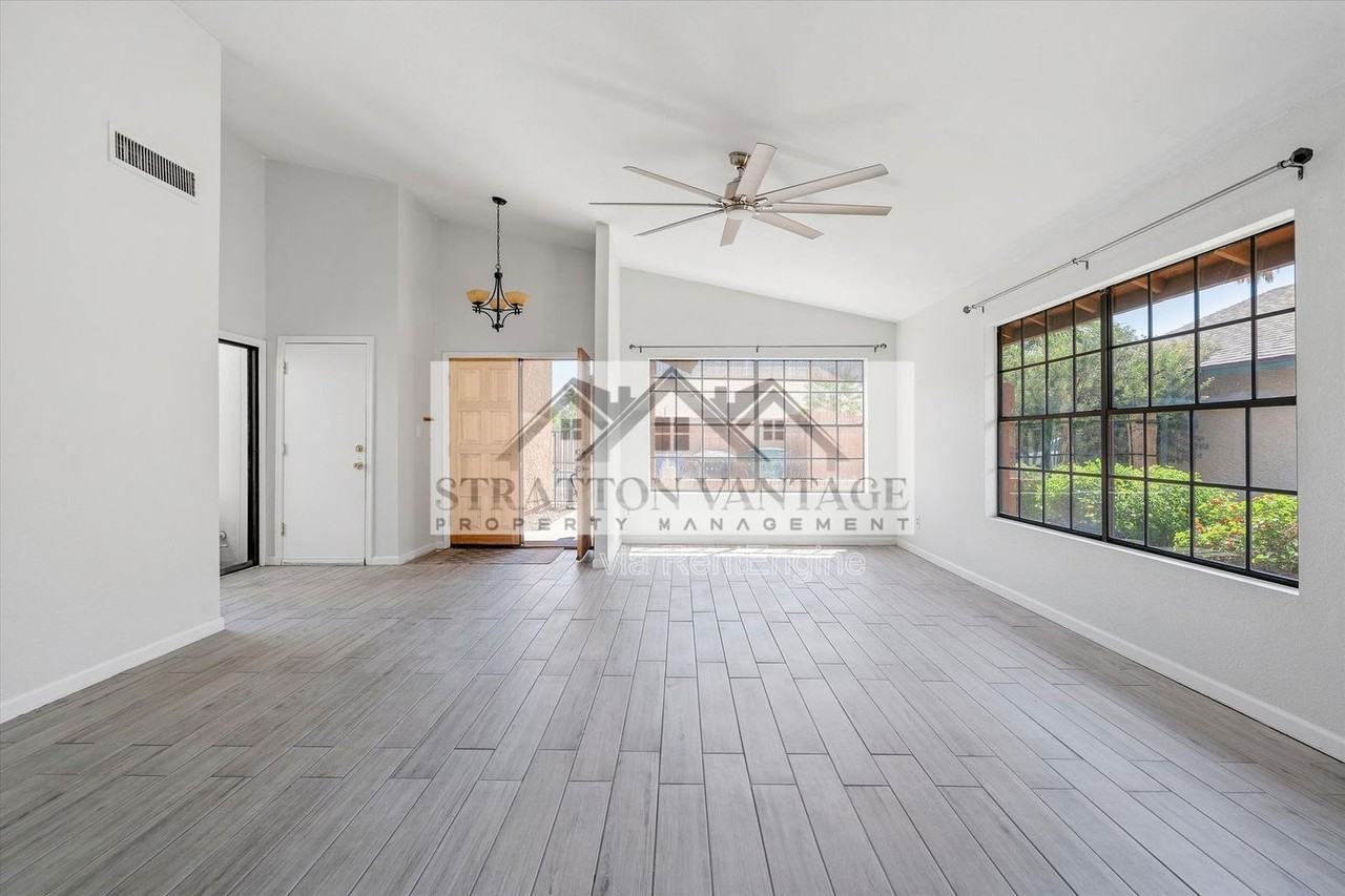 2142 S Las Palmas - Photo 4 of 30