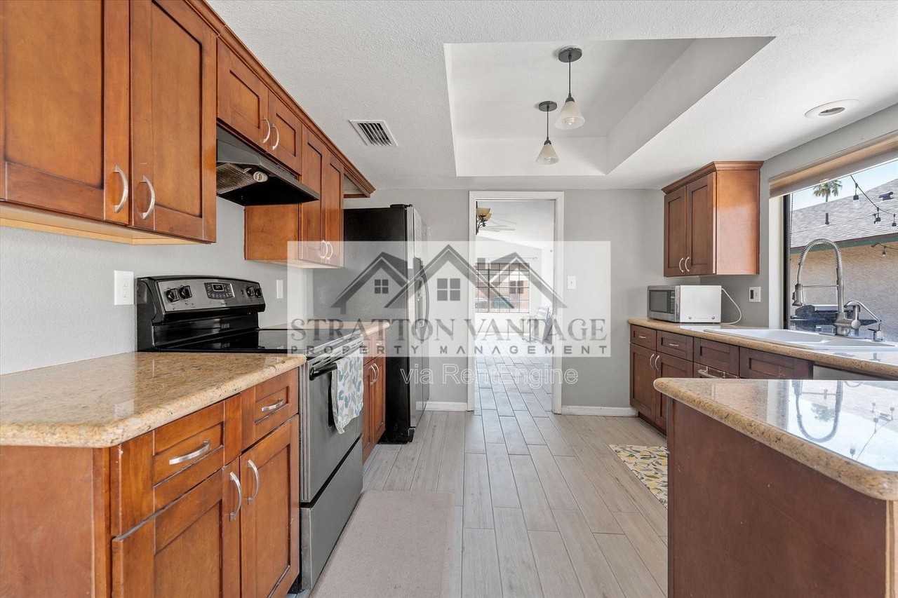 2142 S Las Palmas - Photo 7 of 30