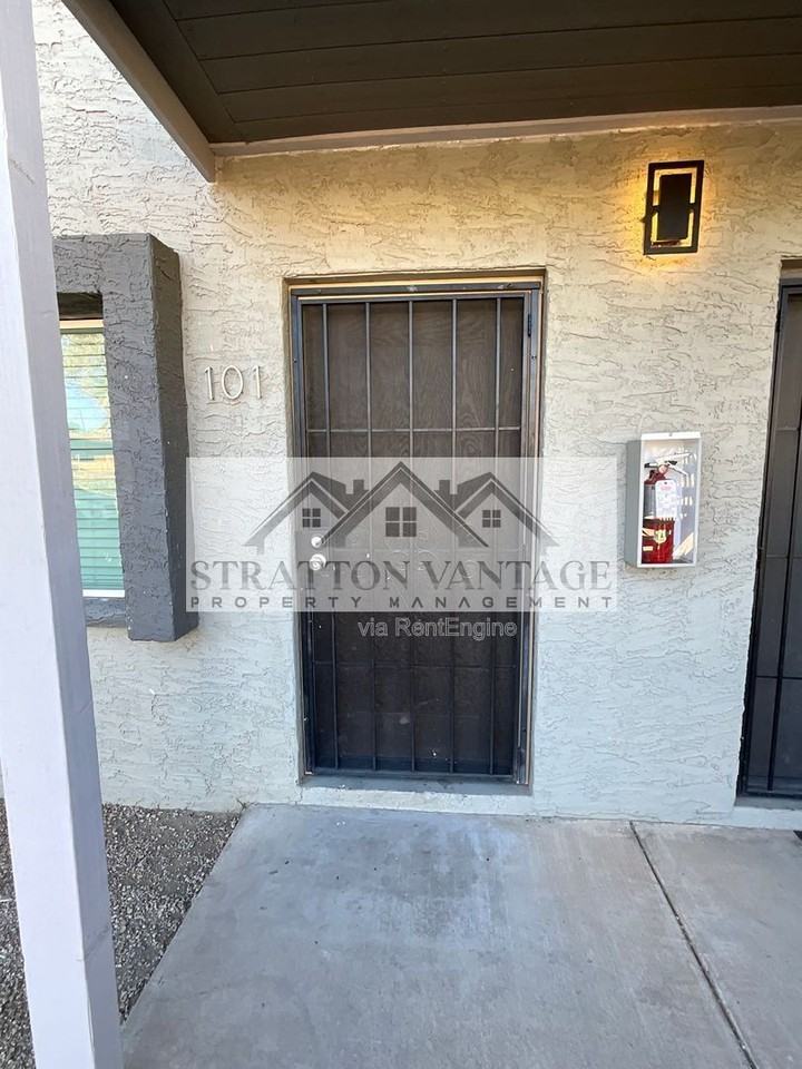 2104 E Eugie Ter #101 - Photo 5 of 31