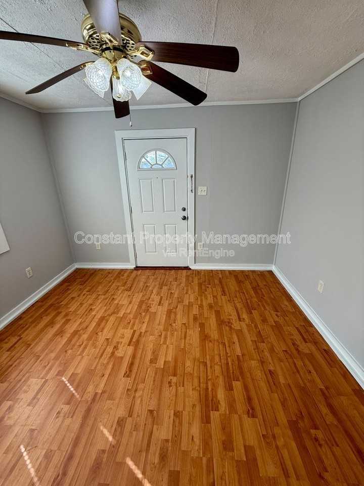 407 Atlanta St #A - Photo 2 of 12