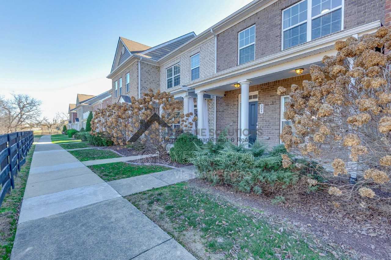 304 Oldbury Ln - Photo 2 of 41